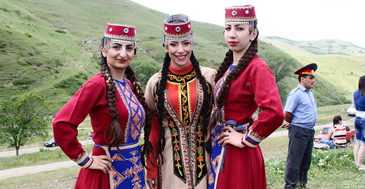 دختران ارمنی- آژانس ستاره هفت گنج