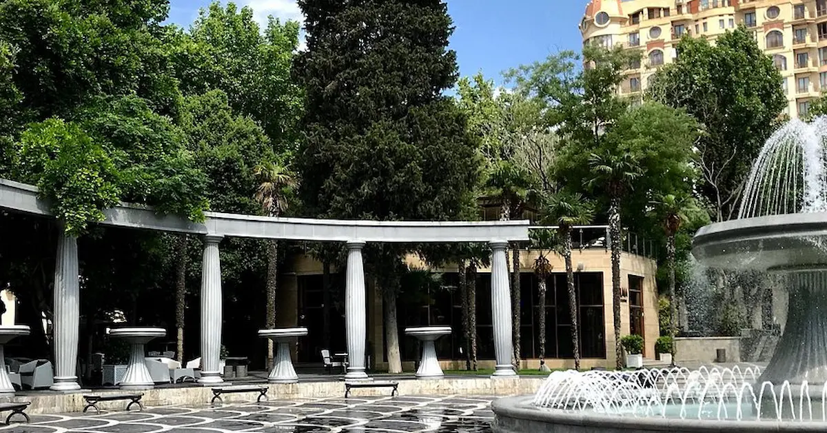 میدان فواره ها و خیابان نظامی