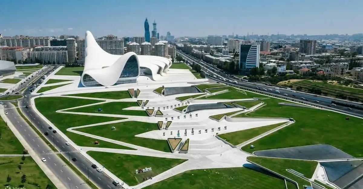 مرکز حیدر علی اف؛ نماد معماری مدرن باکو
