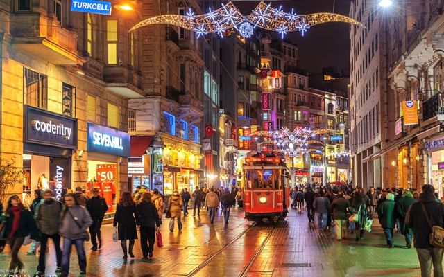 خیابان استقلال استانبول-شرکت مسافرتی هفت گنج